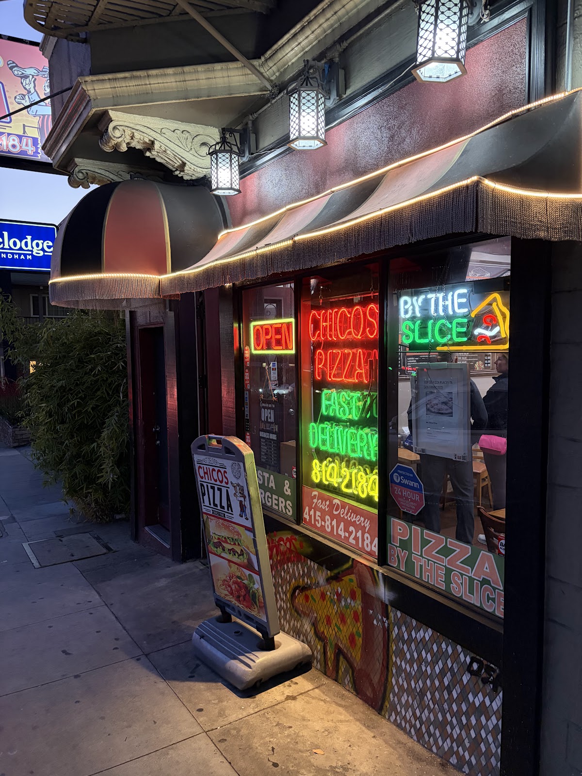 Chicos Pizza (Lombard St)