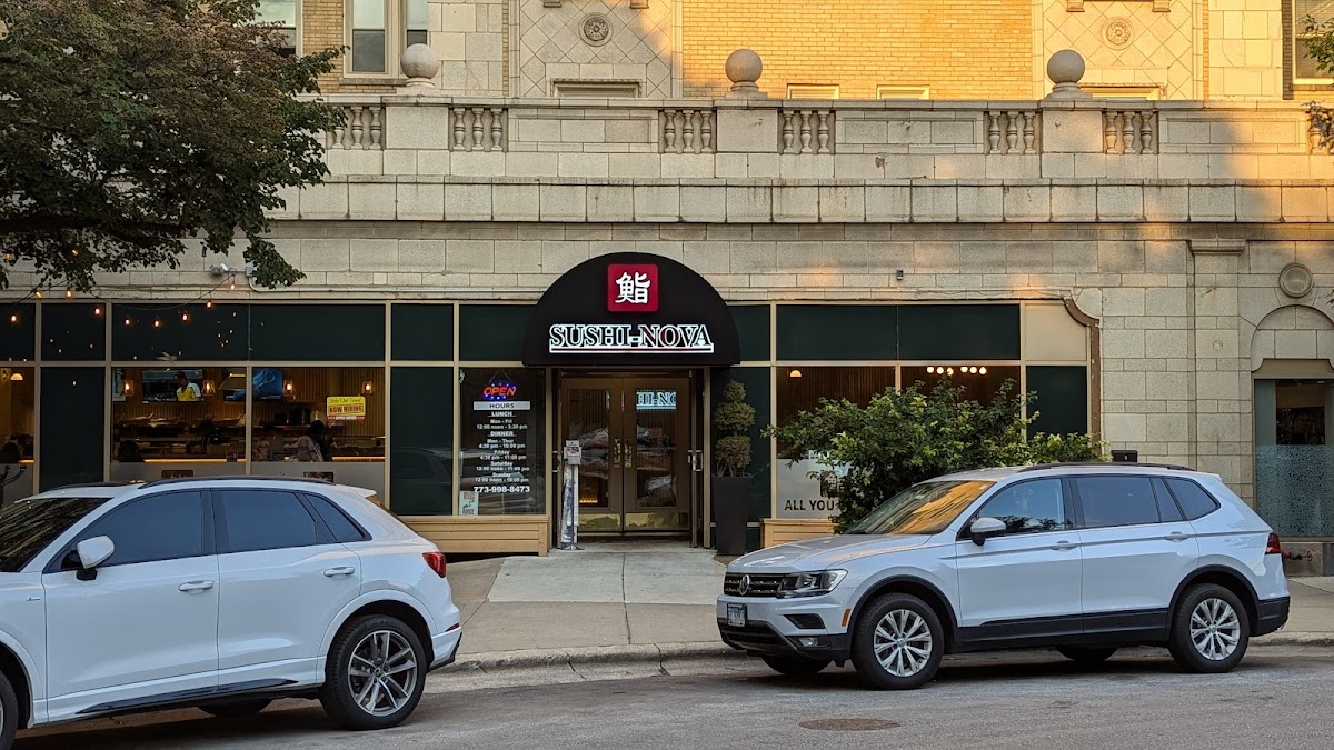 Sushi Nova - Lincoln Park