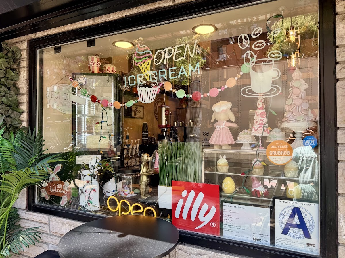 Crumbly Cafe & Bakery