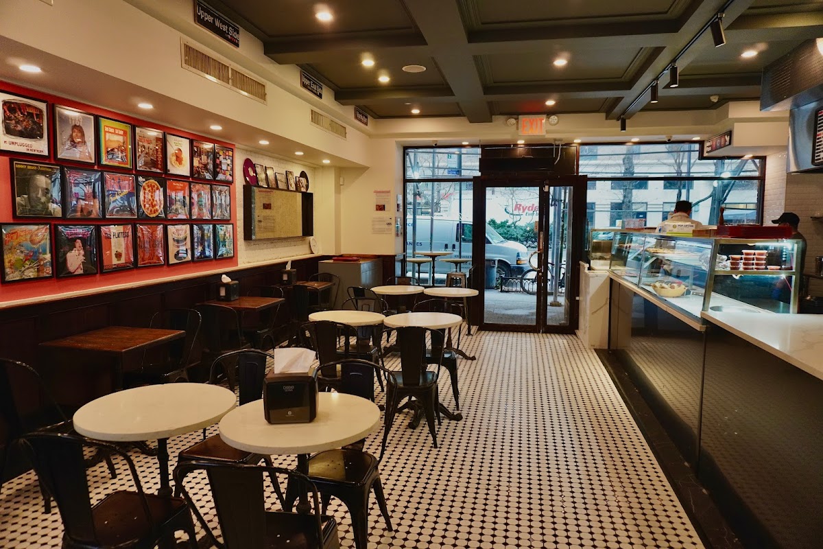 Mimi's Pizza