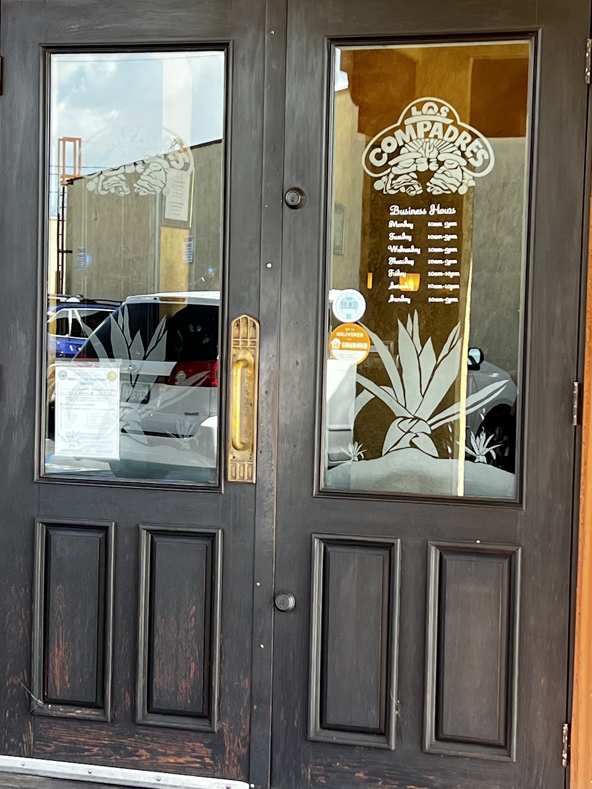 Los Compadres Restaurant
