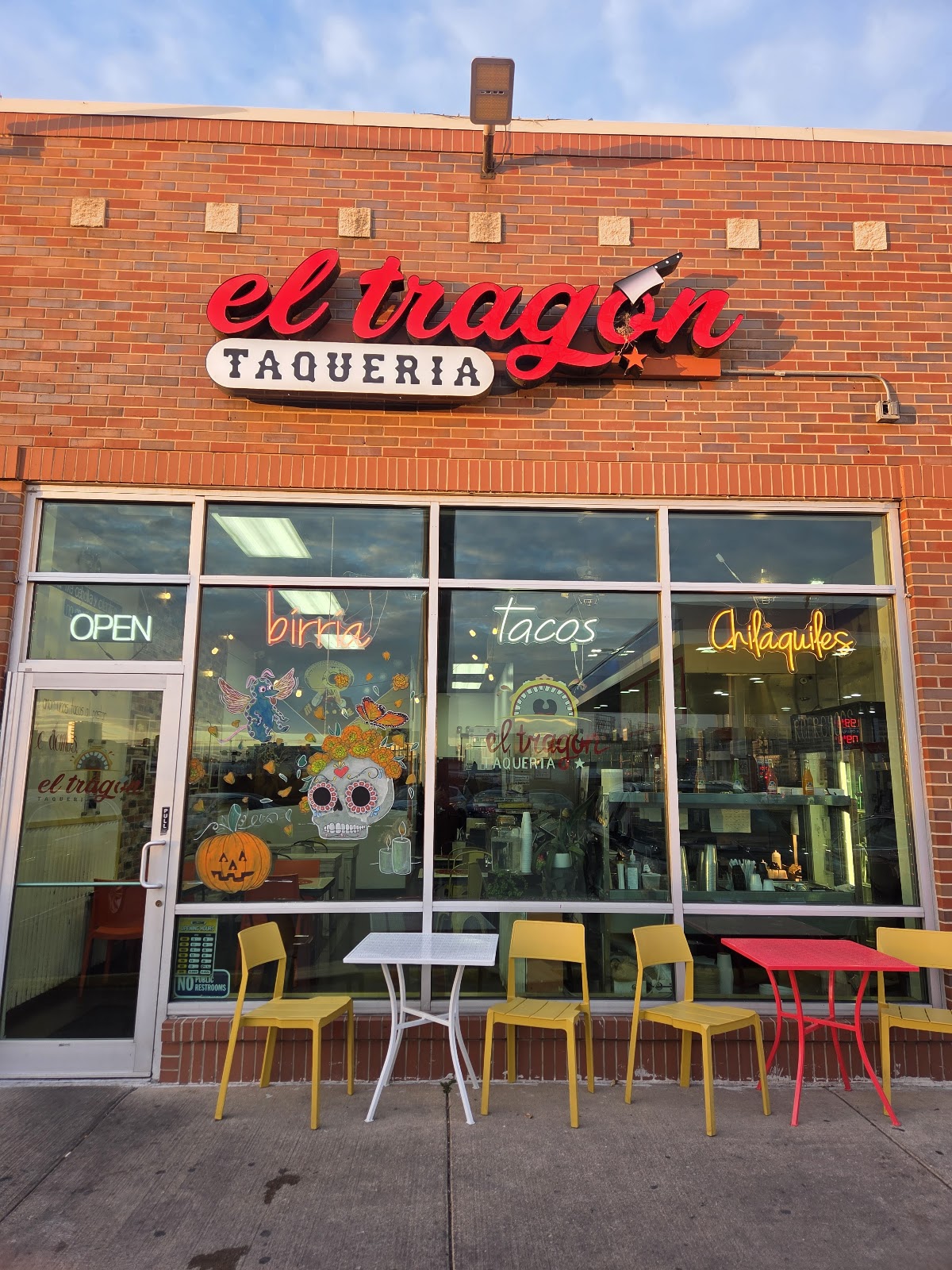 EL TRAGON TAQUERIA