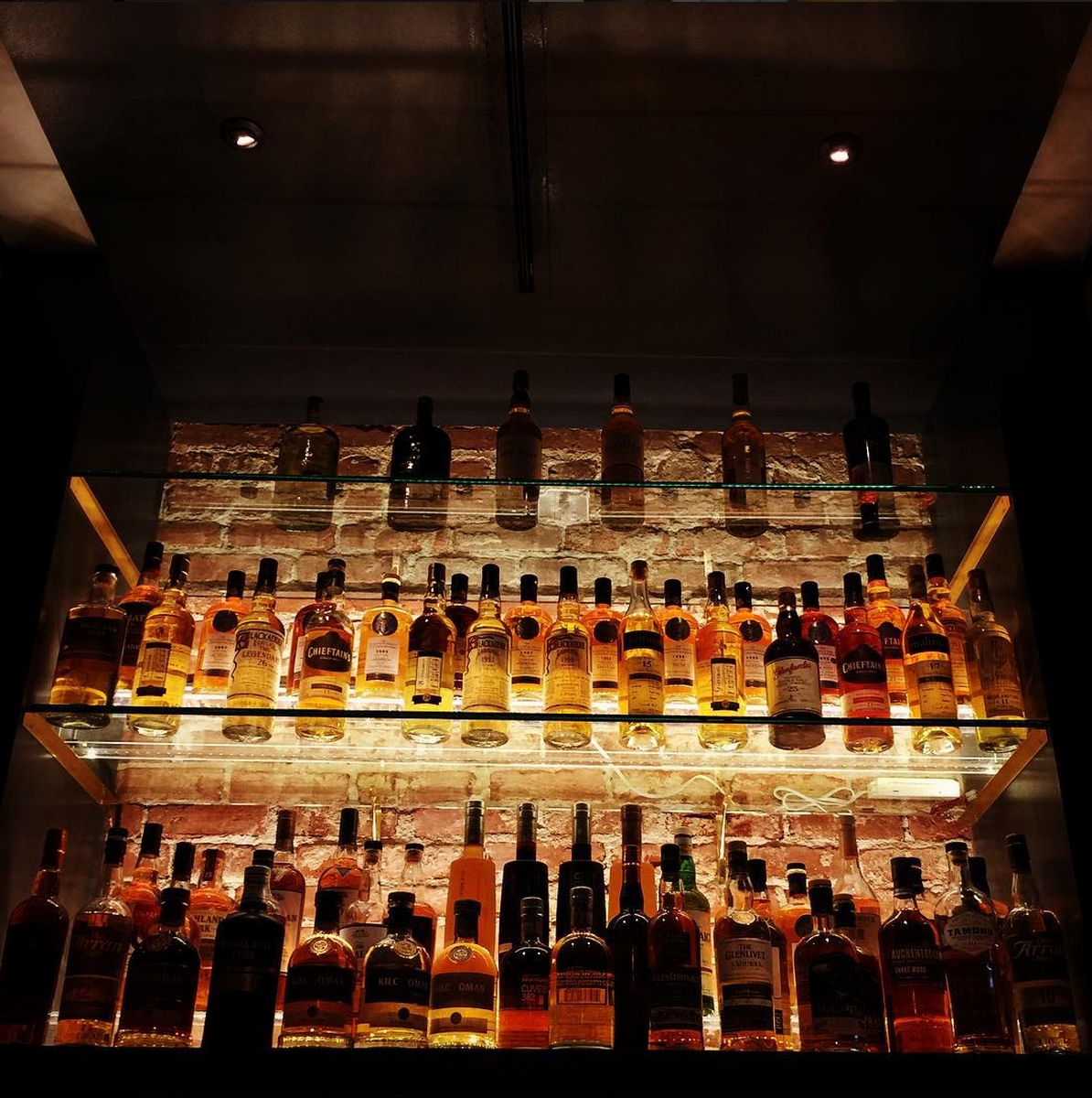 Everson Royce Bar