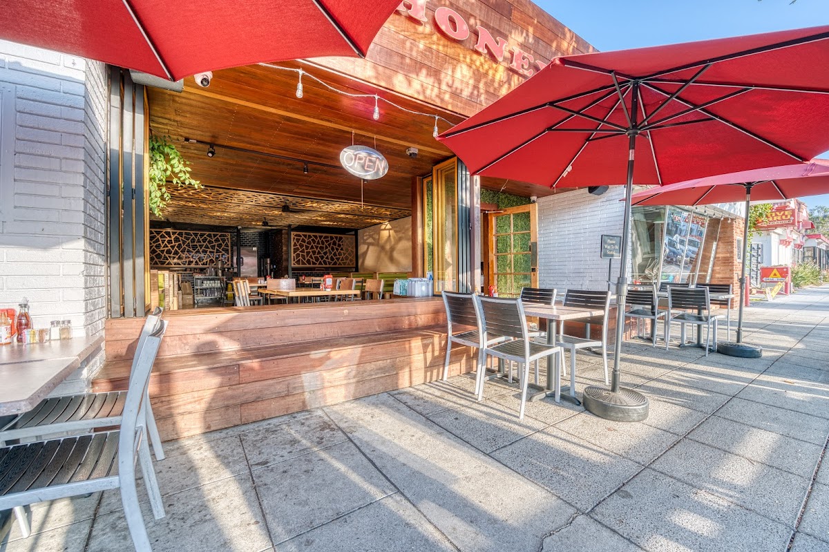 Honey's Bistro & Bakery
