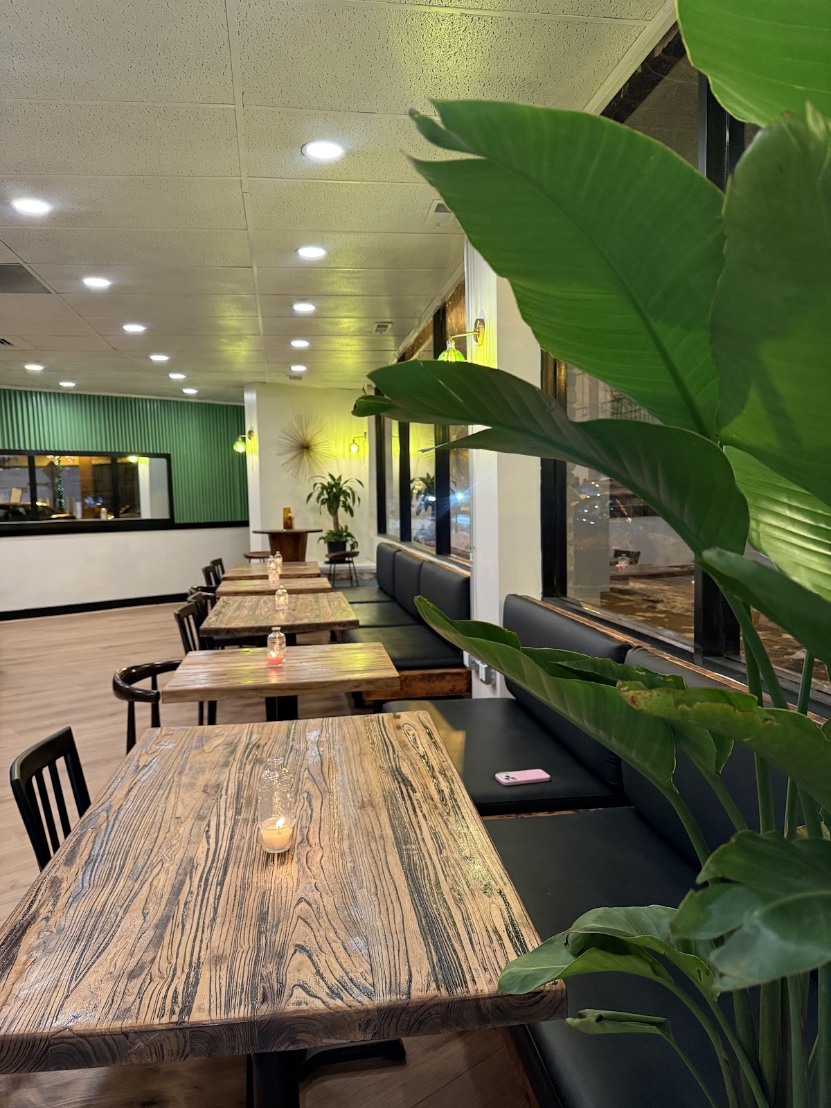 Jujin Broadway Breakfast & Coffee
