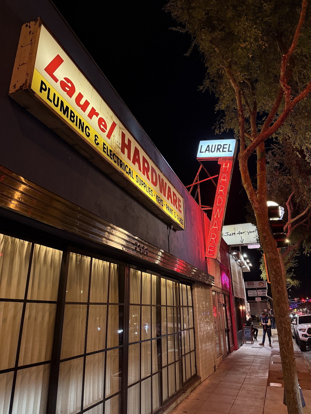 Laurel Hardware
