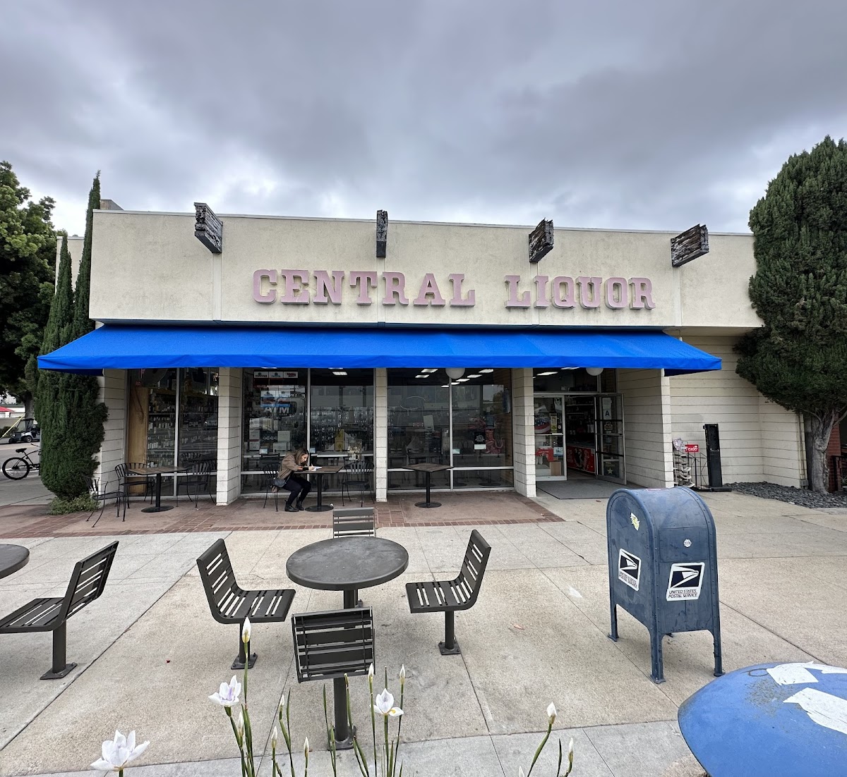 Central Liquor & Deli