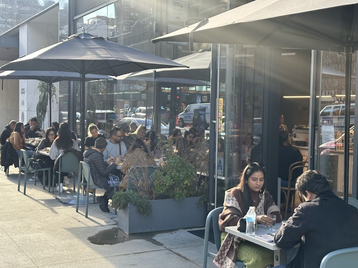 In Common NYC - A Breakfast & Brunch Restaurant