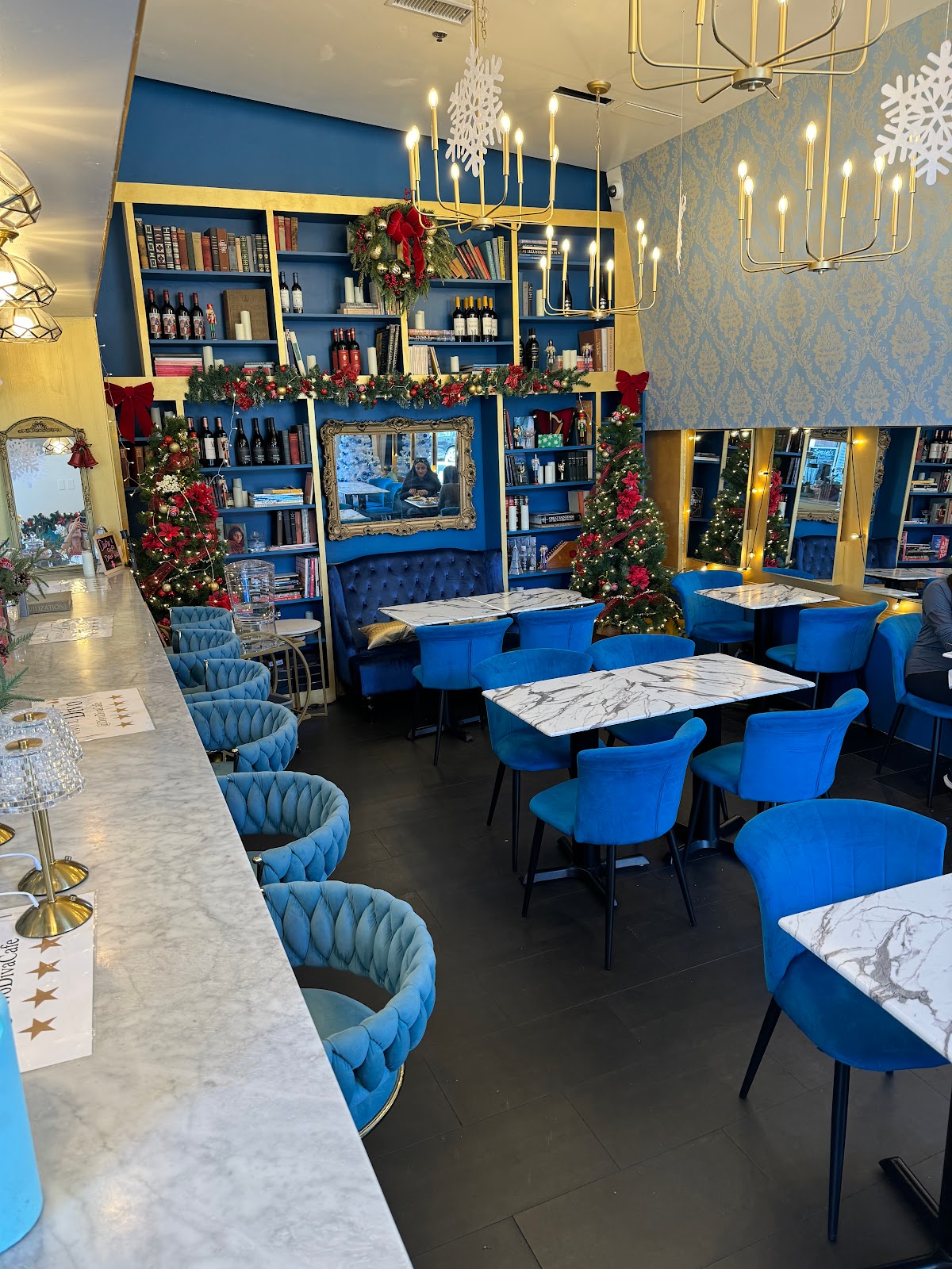 Divo Diva Cafe