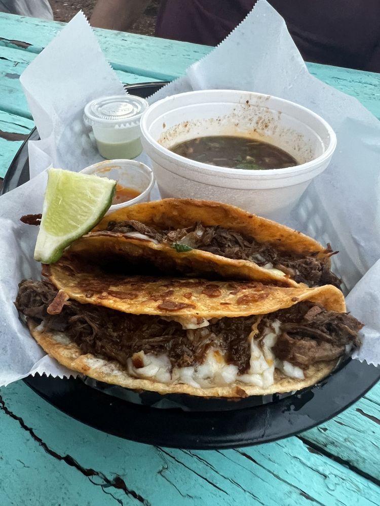 Los Galanes Birrias & Tacos