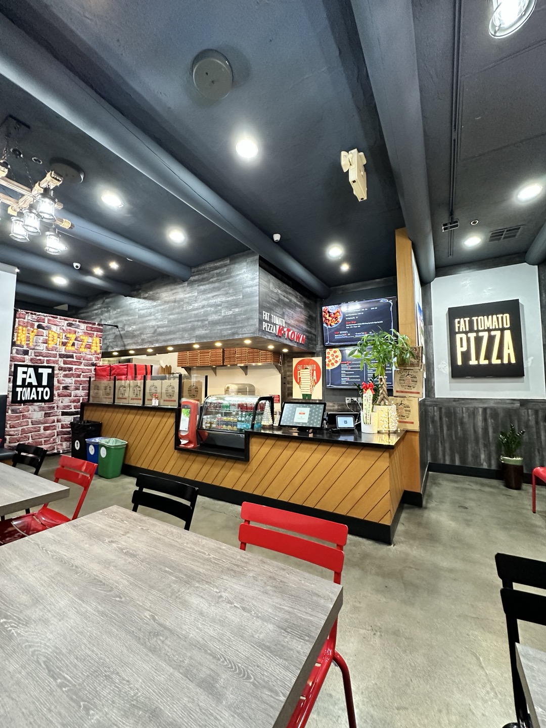 Fat Tomato Pizza (K-TOWN)