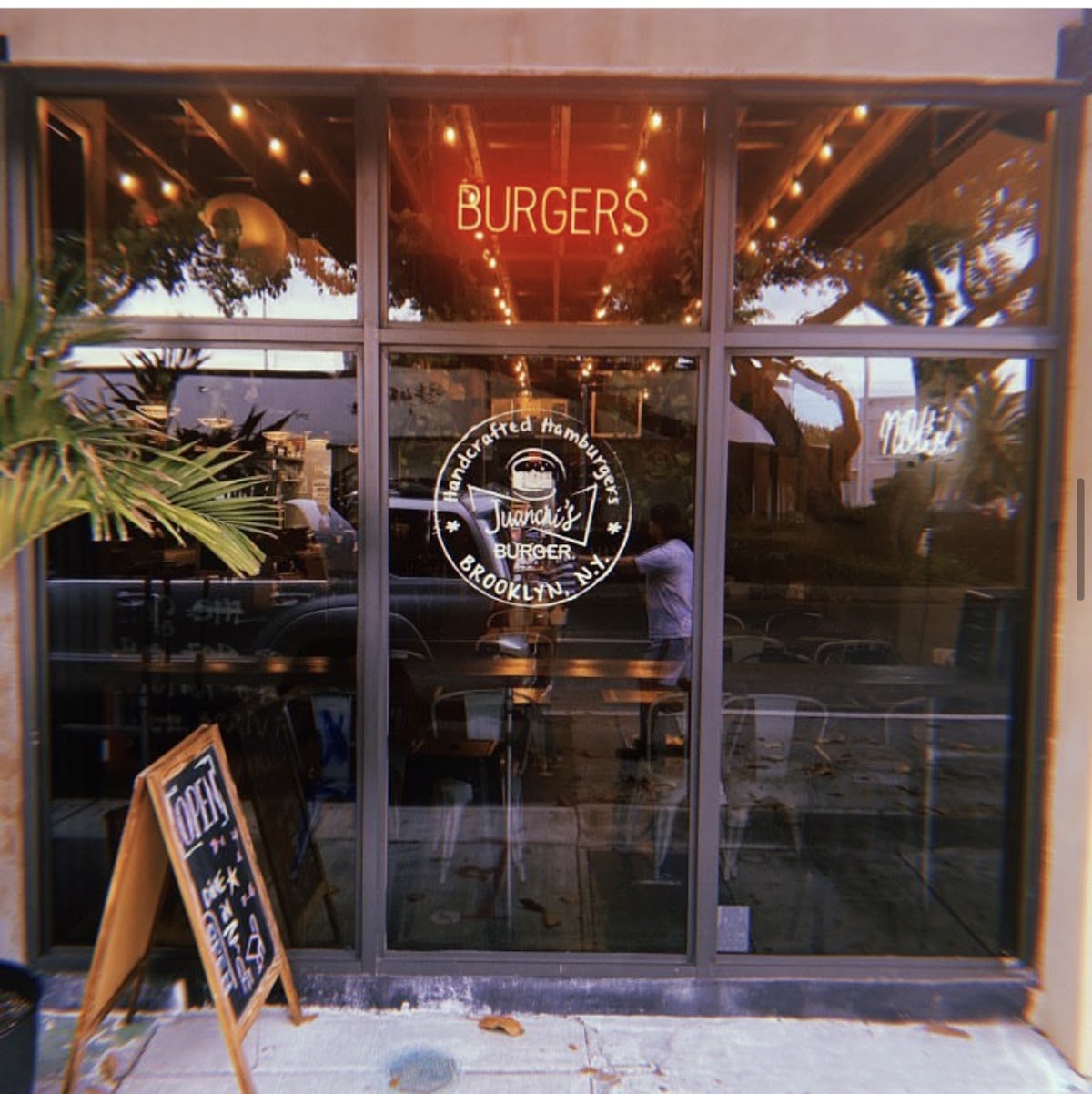 Juanchi's Burgers