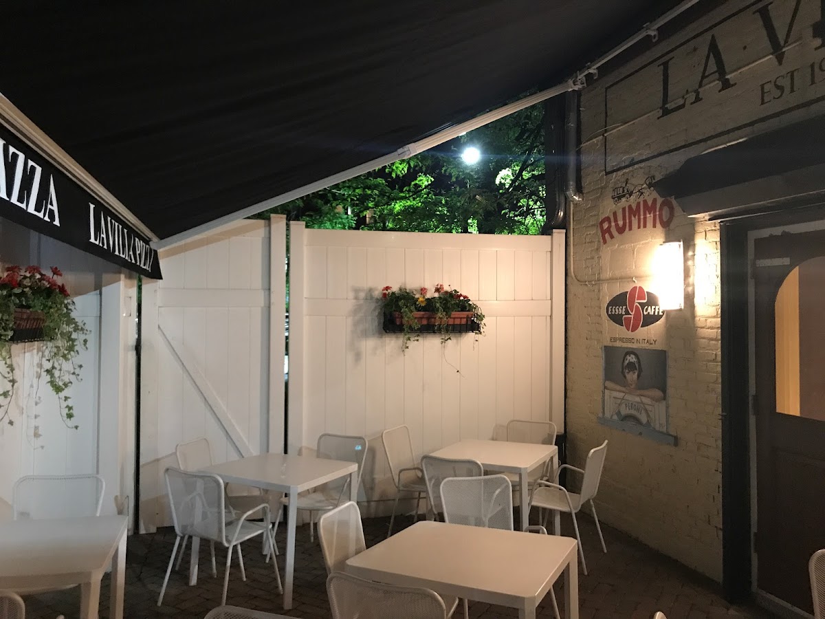 La Villa Pizzeria