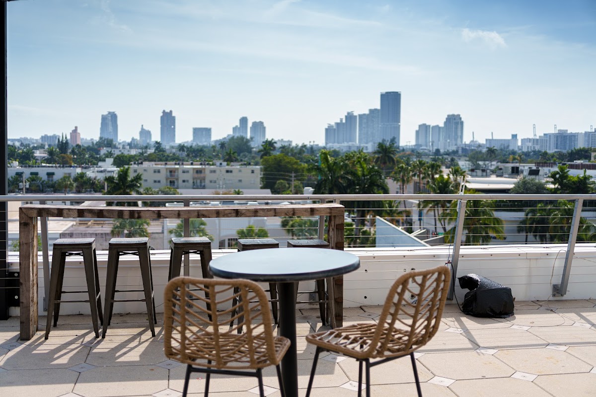 The Twisted Tonic - Rooftop Bar